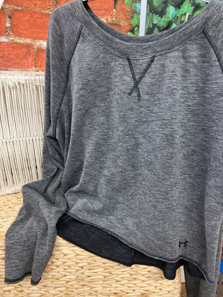 Under armour sweatshirt