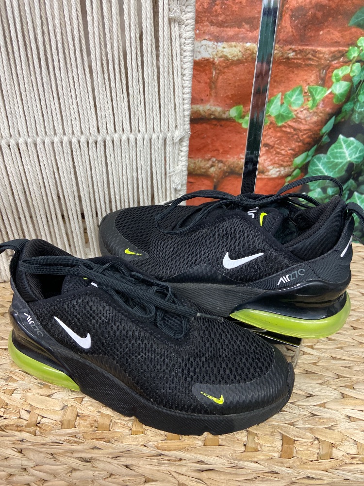 Nike youth tennis shoes