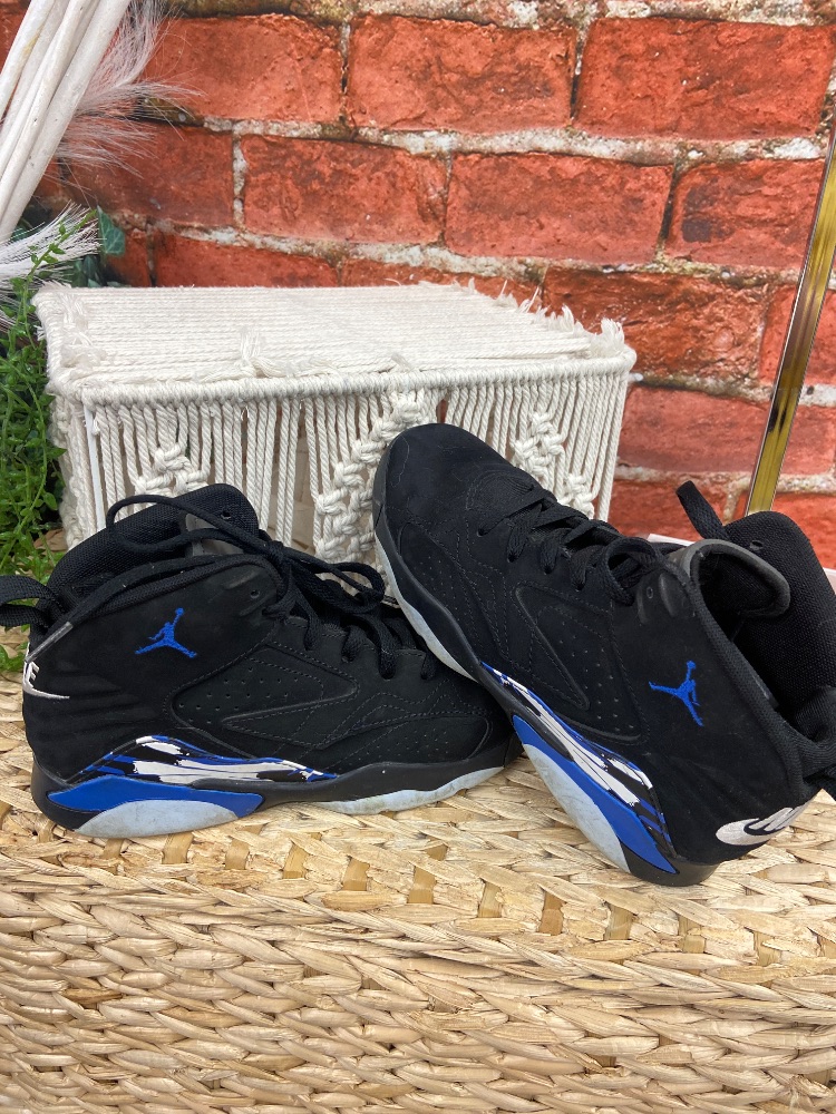 Youth Nike tennis shoes