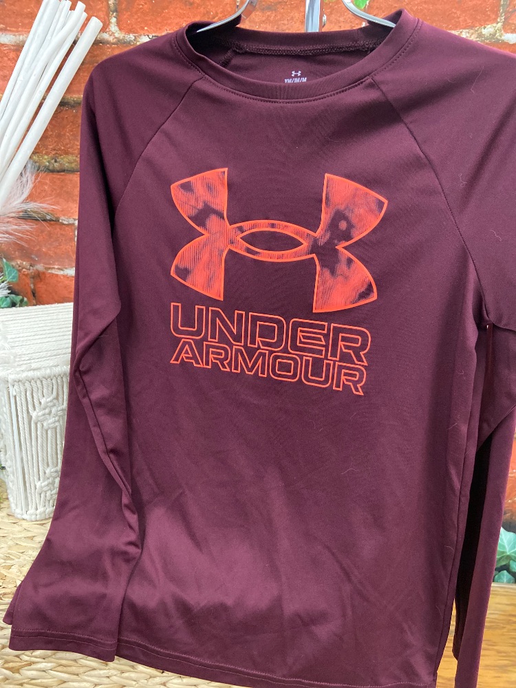 Under armour drifit shirt youth medium