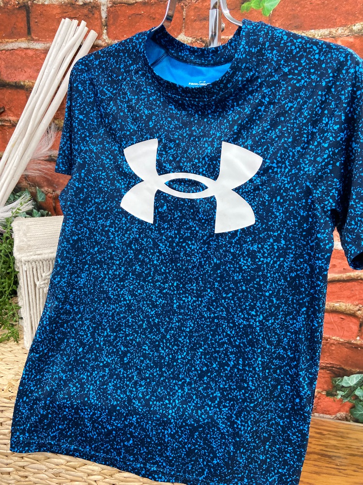 Under armour drifit youth medium shirt