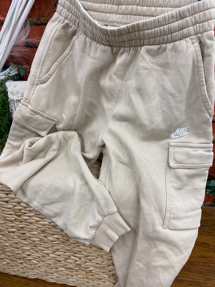Nike youth large joggers