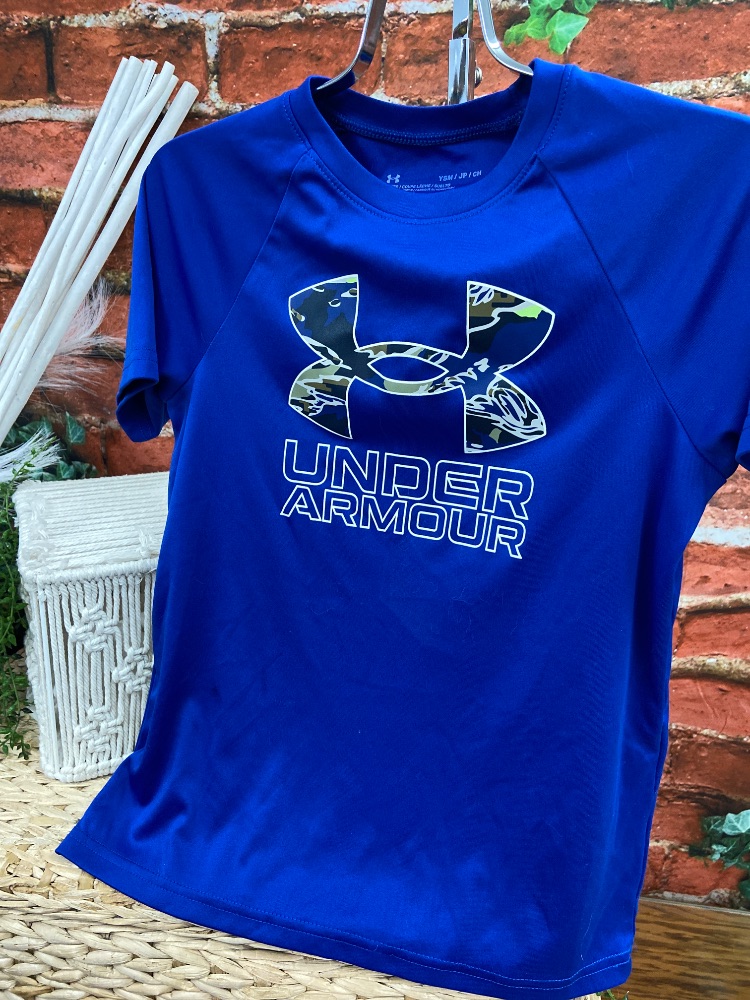 Under armour drifit shirt youth small