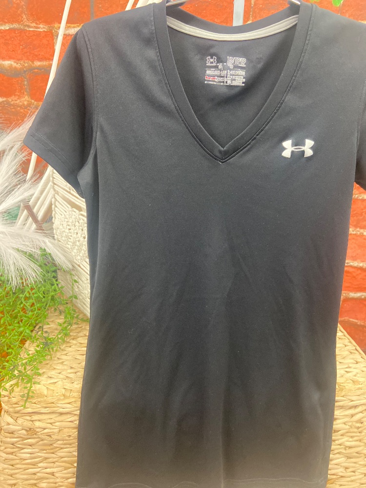 Under armour adult xsmall drifit shirt