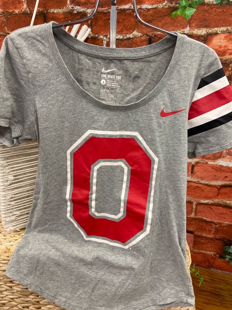 Nike adult small shirt