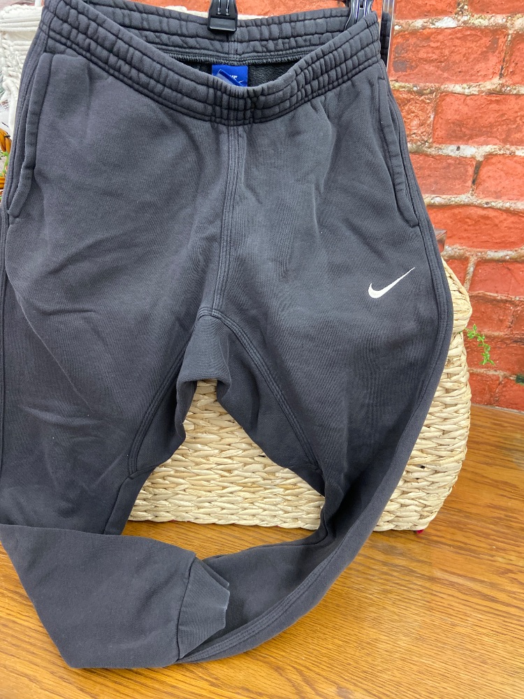 Nike adult small joggers