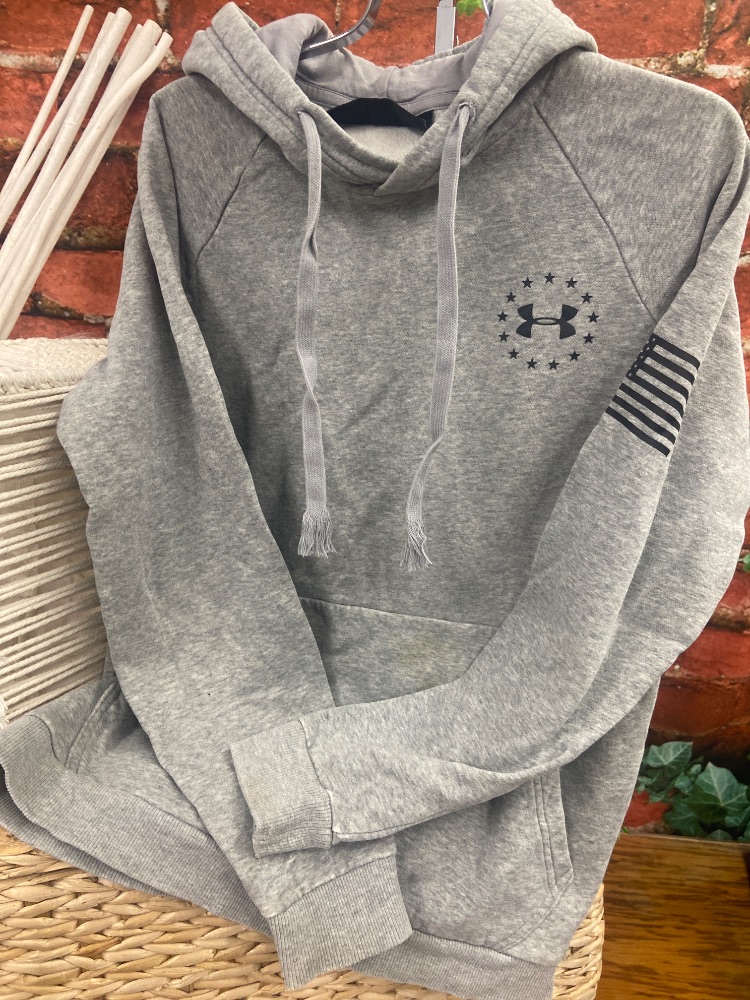 Under armour adult small hoodie