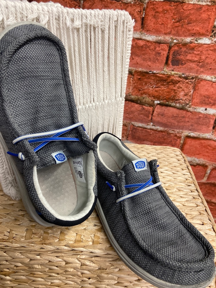 Hey Dudes shoes men’s 10
