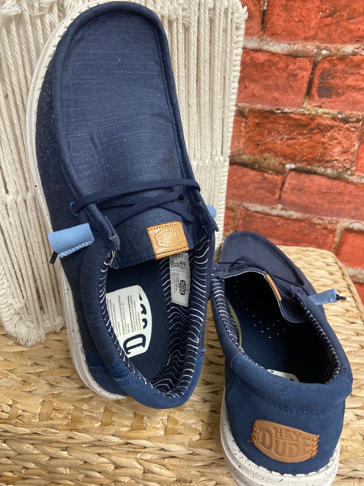 Hey Dudes shoes men’s 11