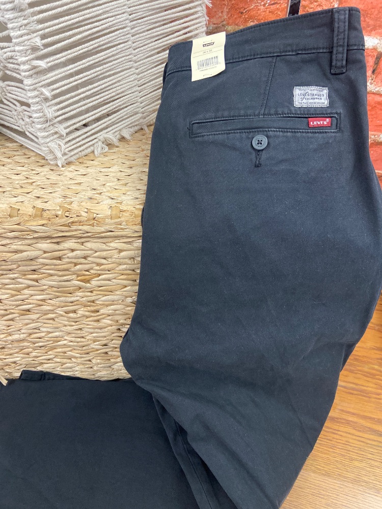 New Levi pants men’s 36x30