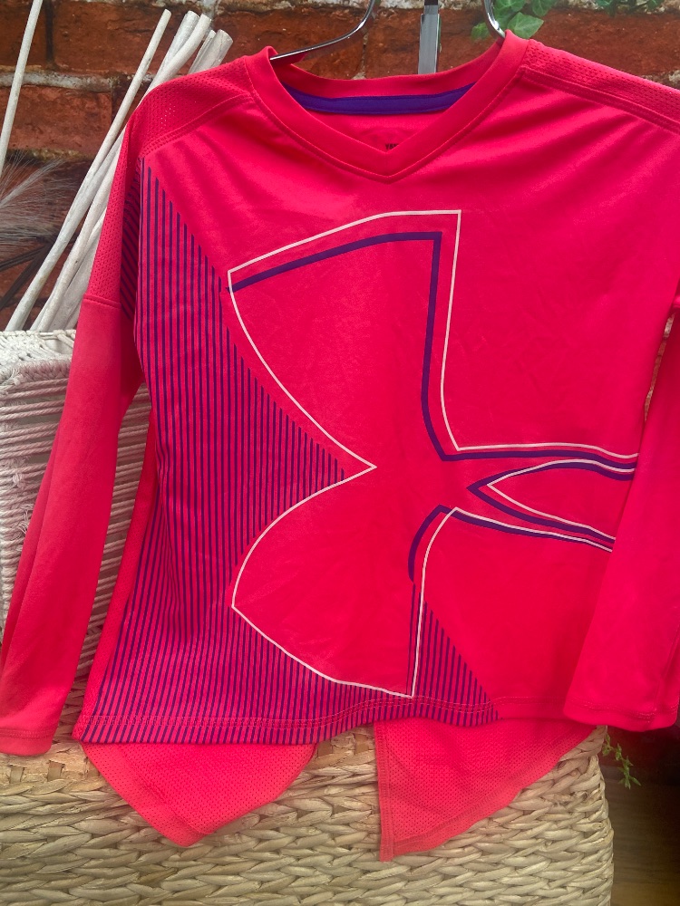 Under armour youth small shirt