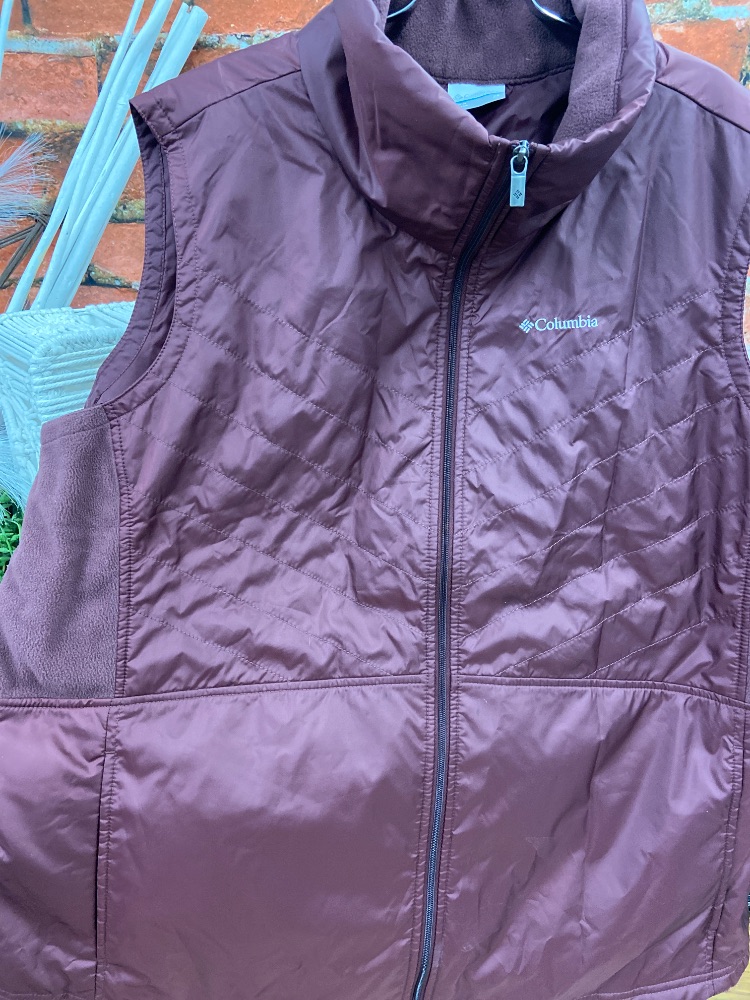 Columbia ladies vest 2x