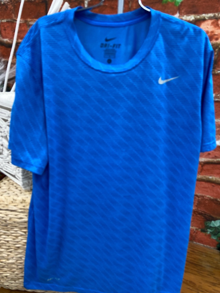 Nike drifit shirt men’s large