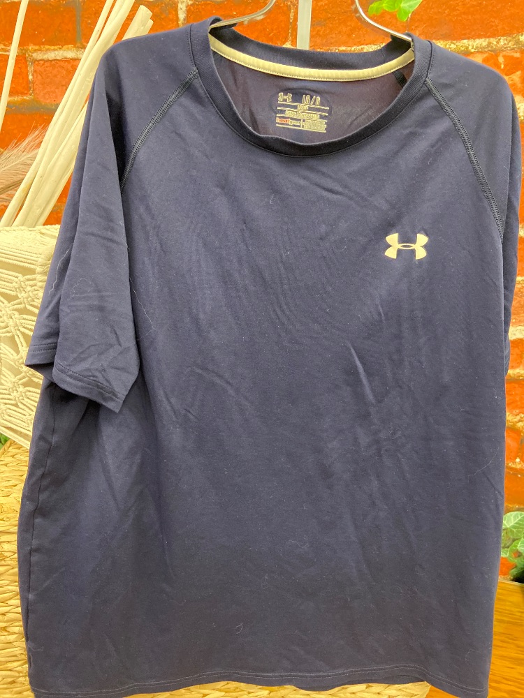 Under armour drifit loose men’s navy large