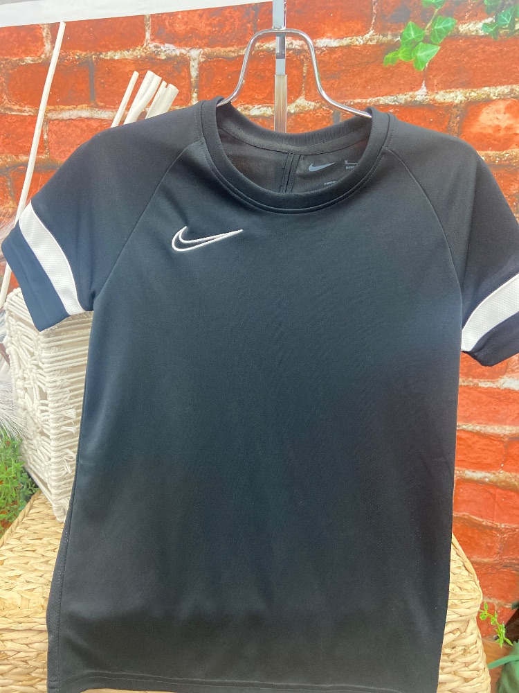 Nike youth medium shirt