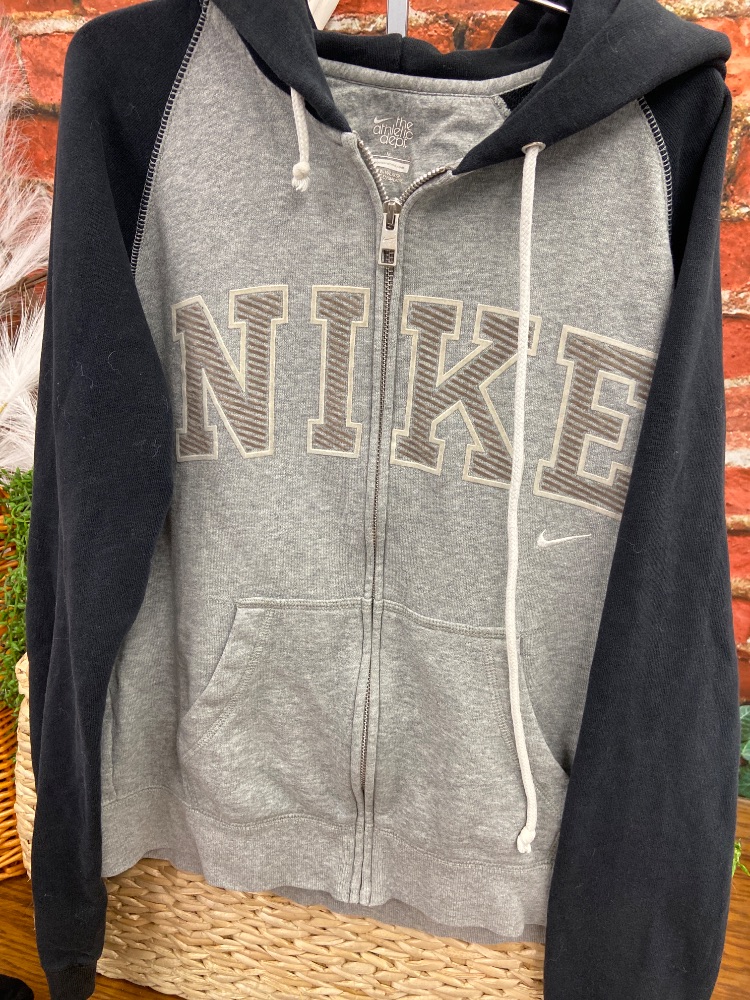 Nike zip adult medium