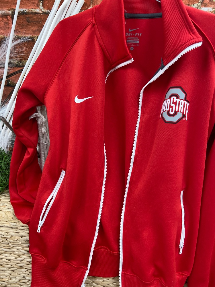 Nike ladies medium