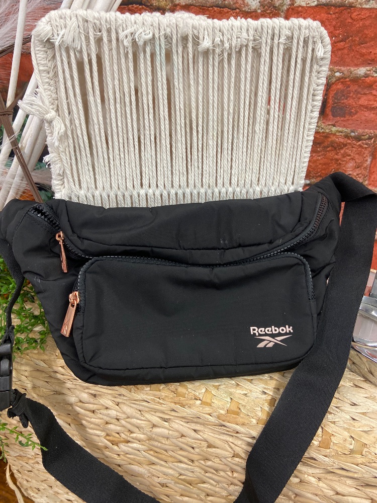 Reebok Fannie pak