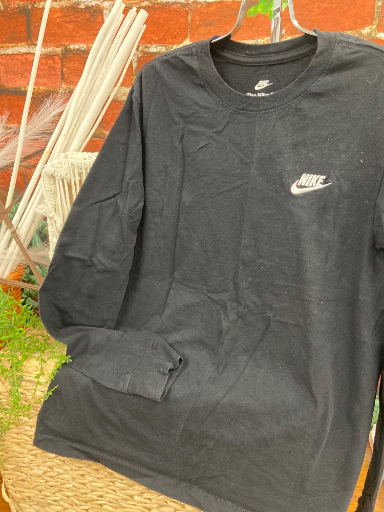 Nike T-shirt adult