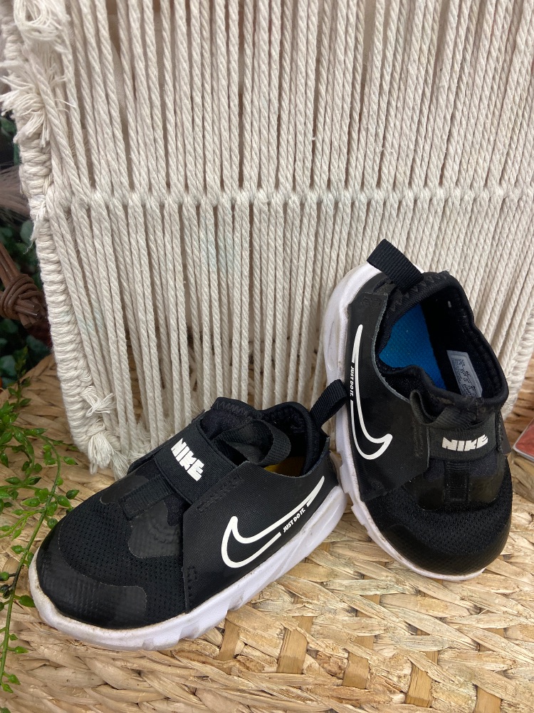 Nike toddler shoes